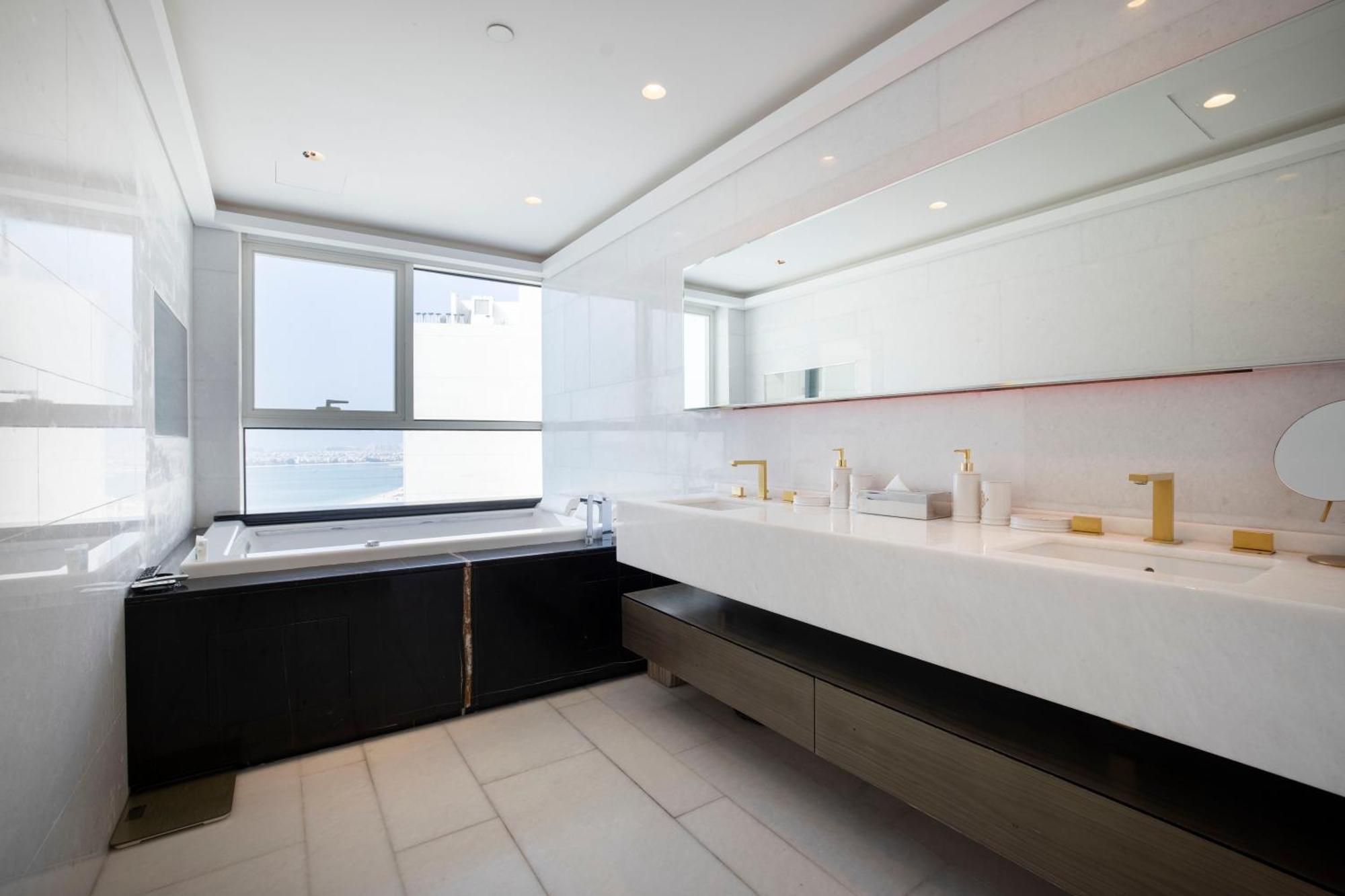 Five Palm Luxury Penthouse Full Marina View & Private Pool Resort *