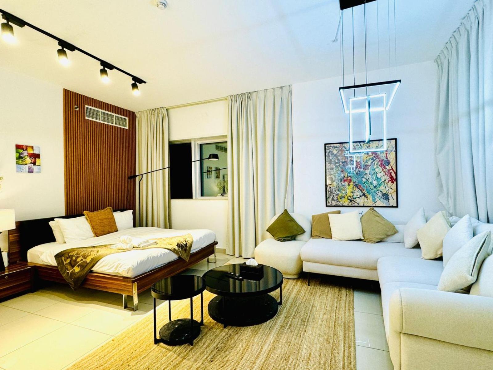 Entire Private Self Catered Marina Daire
