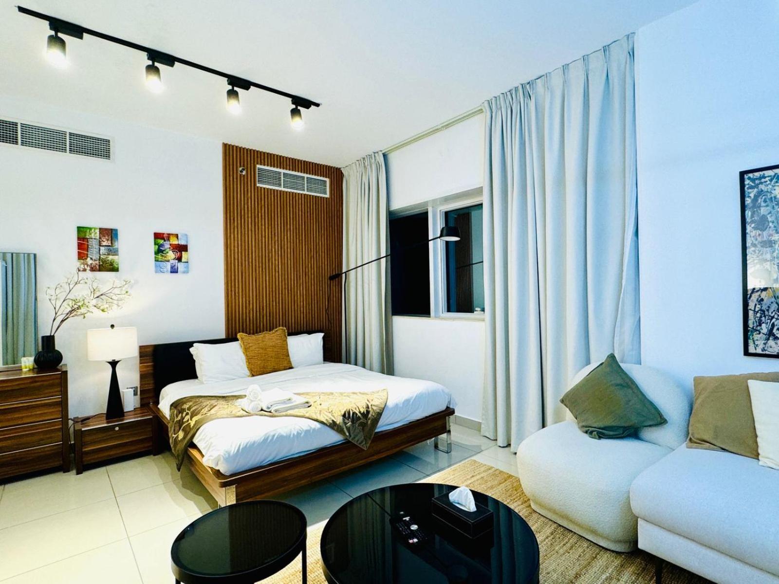 Entire Private Self Catered Marina Daire *