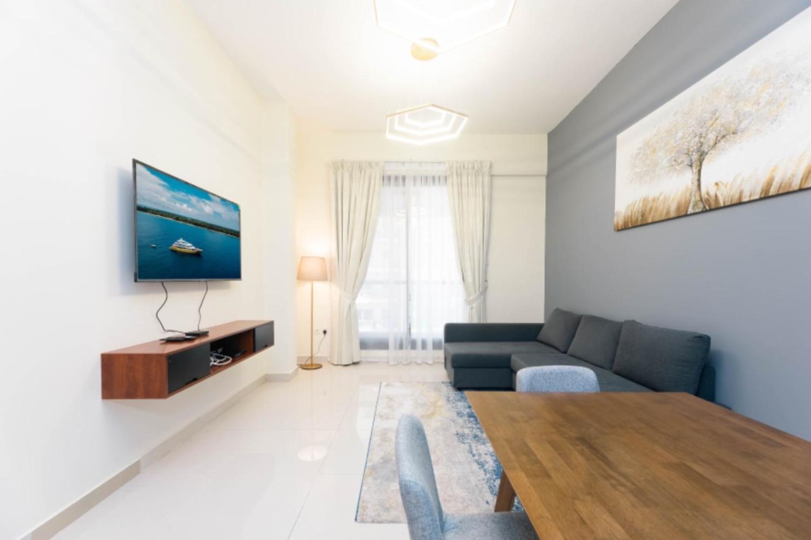 Apartment Prime Location Huge One Bedroom Marina *