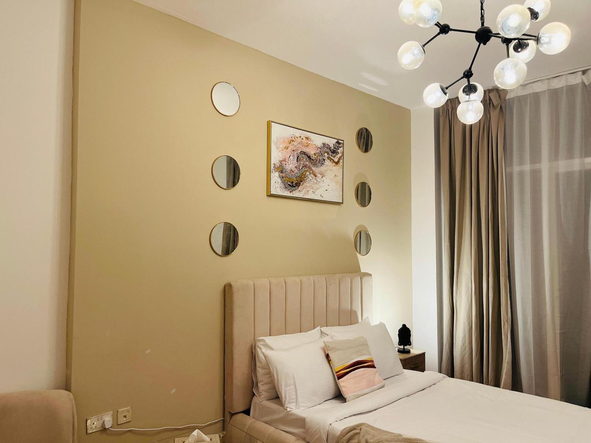 Aesthetically Designed Lavish Apt, Near Marina Apartment Dubai