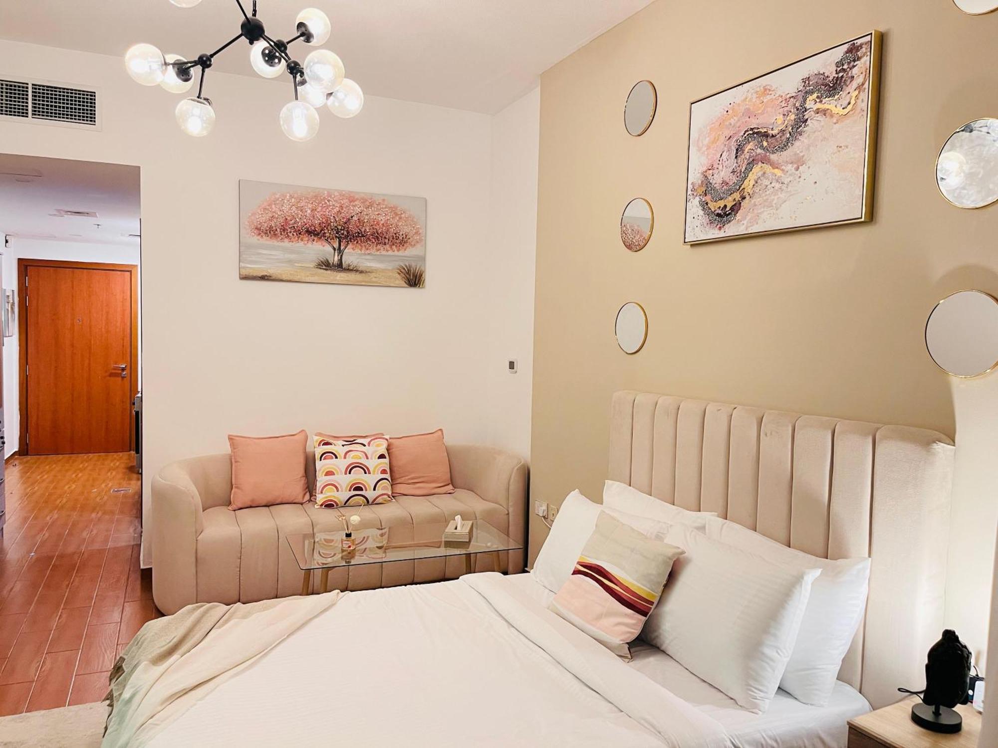 Aesthetically Designed Lavish Apt, Near Marina Apartment *
