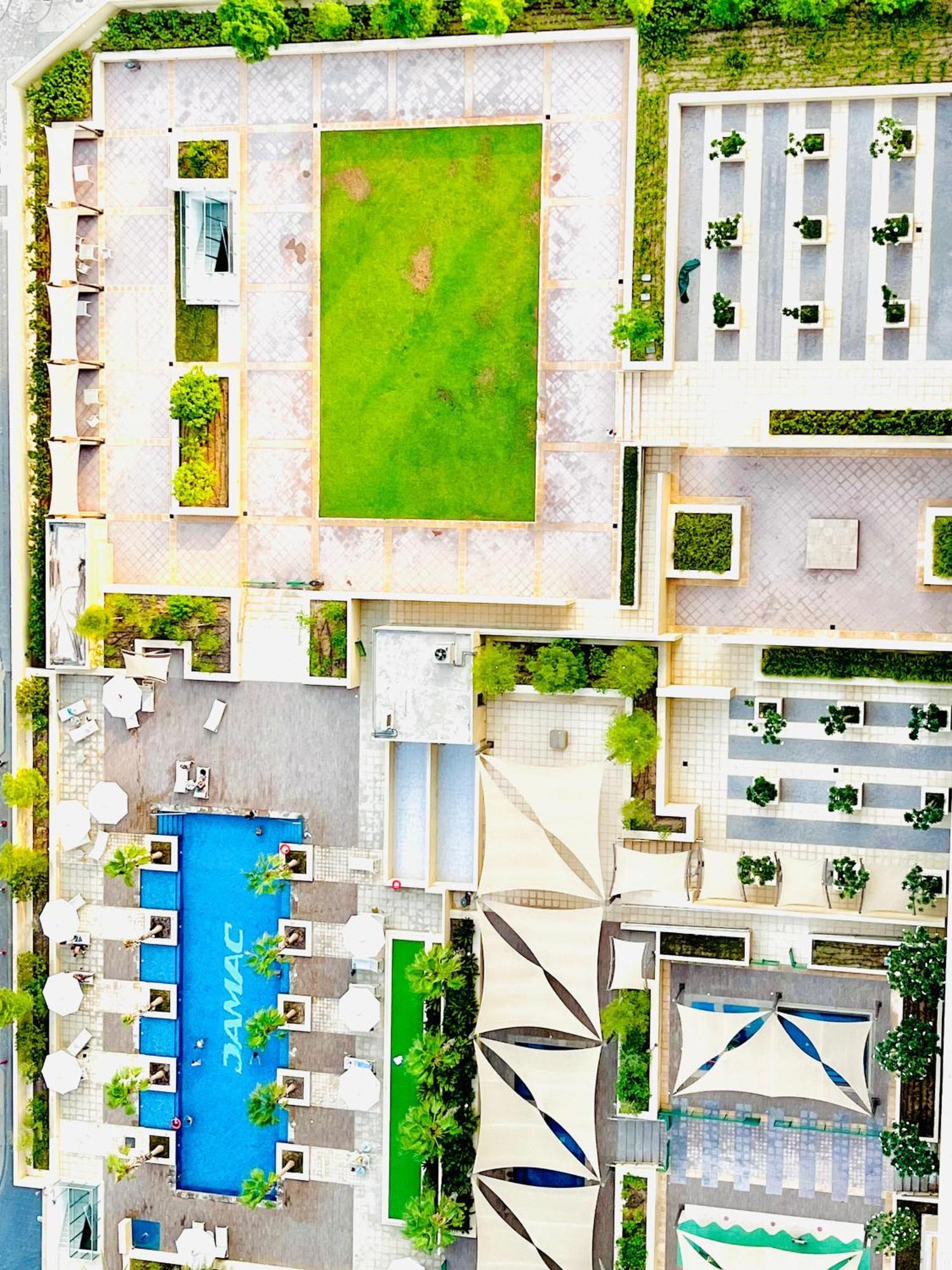 Floor Luxurious In Jvc, Near Marina *