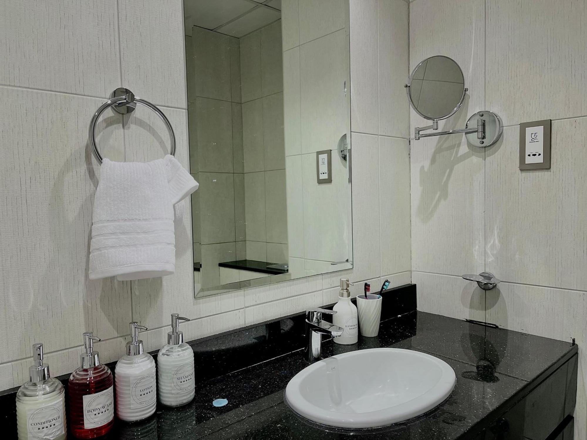 Apartment Floor Luxurious In Jvc, Near Marina