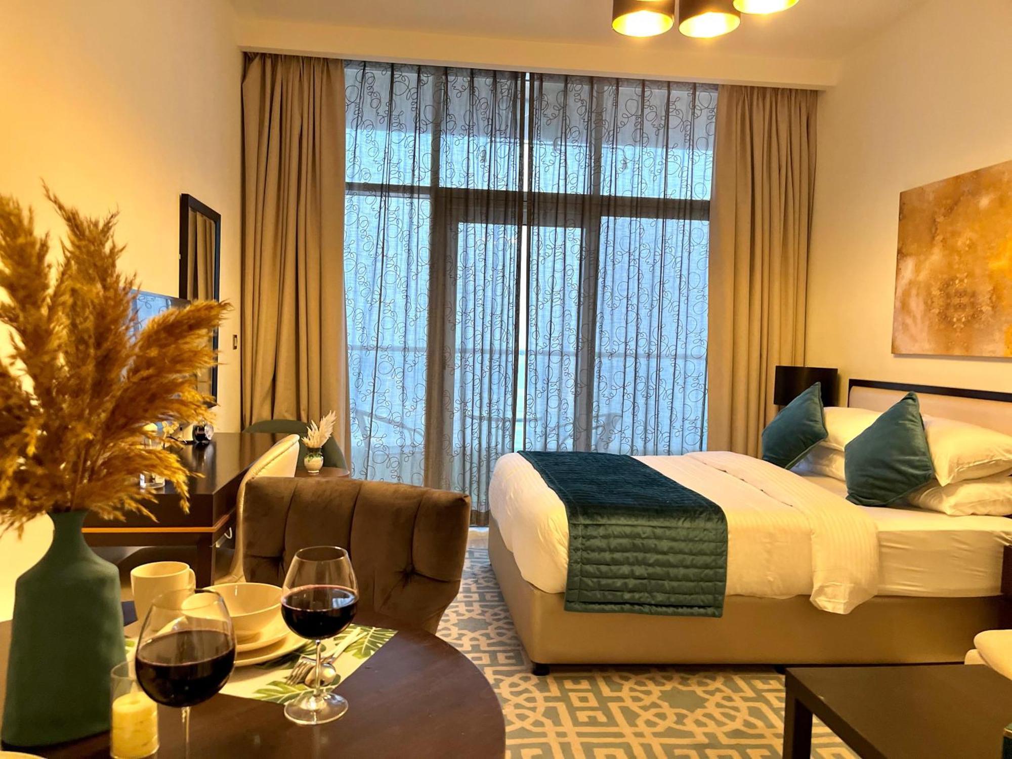 Floor Luxurious In Jvc, Near Marina *