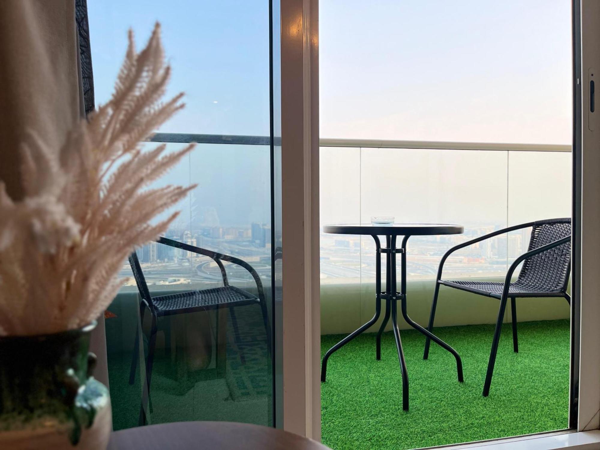 Floor Luxurious In Jvc, Near Marina * Dubai