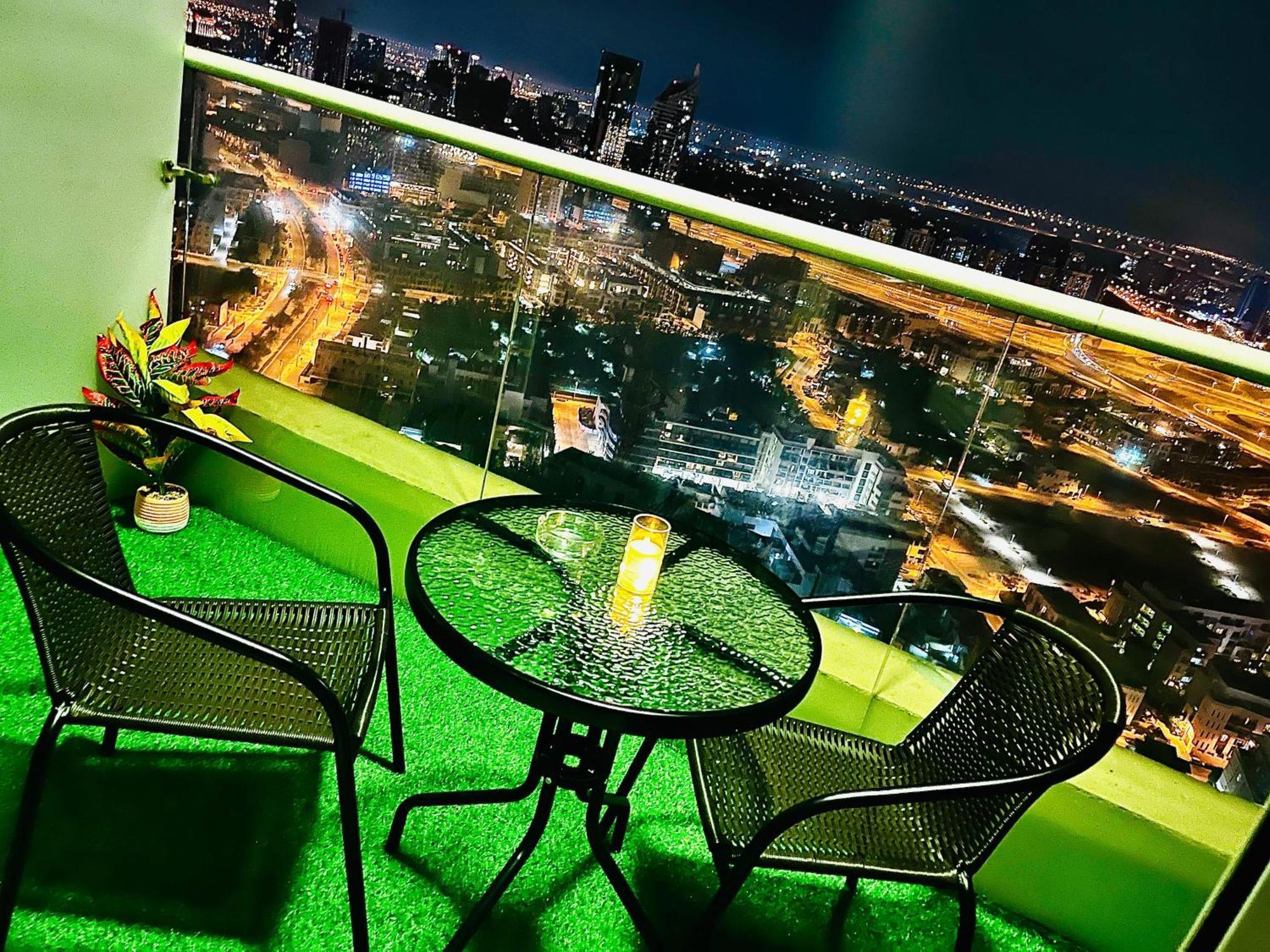 Floor Luxurious In Jvc, Near Marina *
