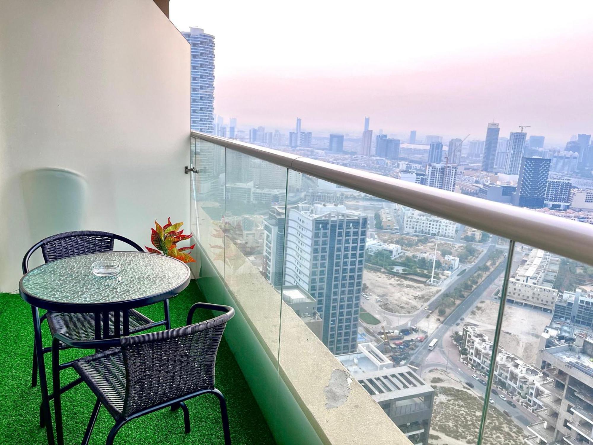 Floor Luxurious In Jvc, Near Marina