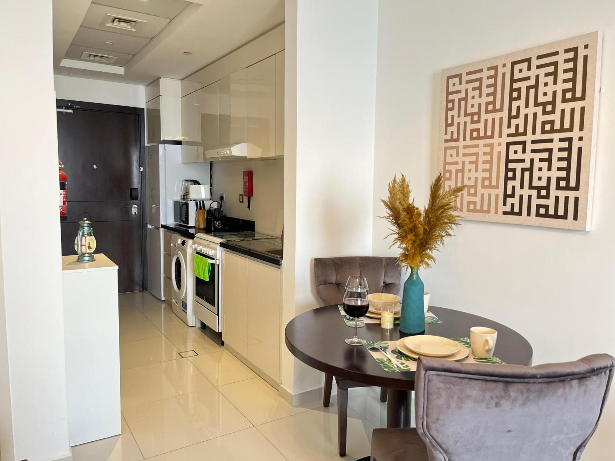 Floor Luxurious In Jvc, Near Marina *