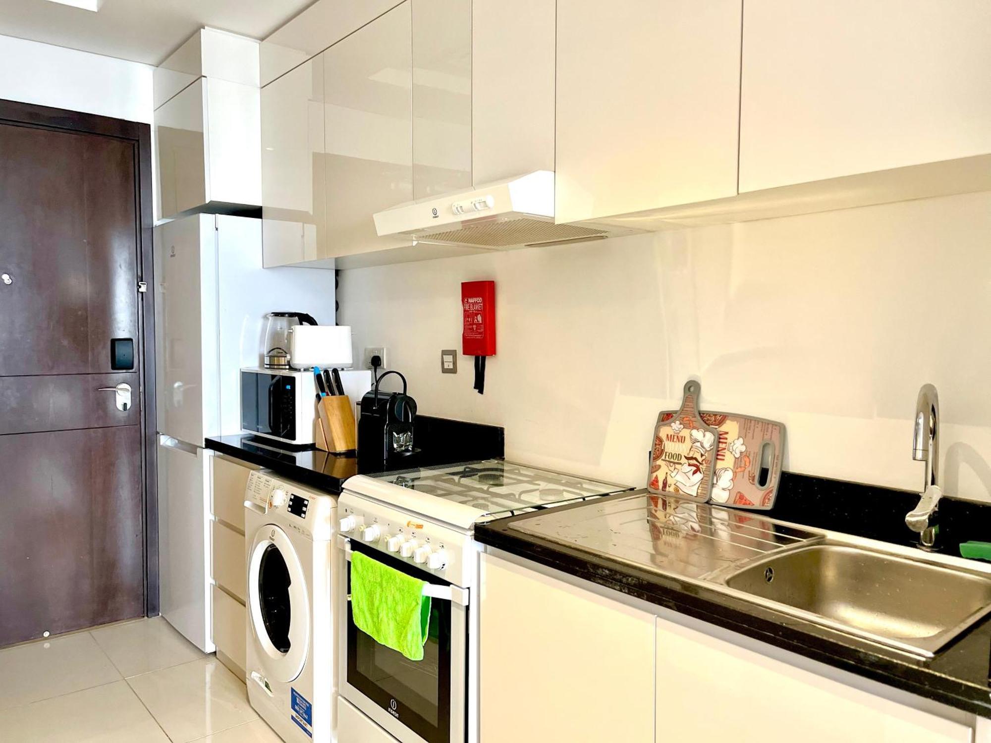 Floor Luxurious In Jvc, Near Marina
