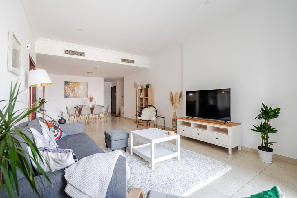 Apartment Elegant In Marina, Large 1br In Marina Heights Dubai