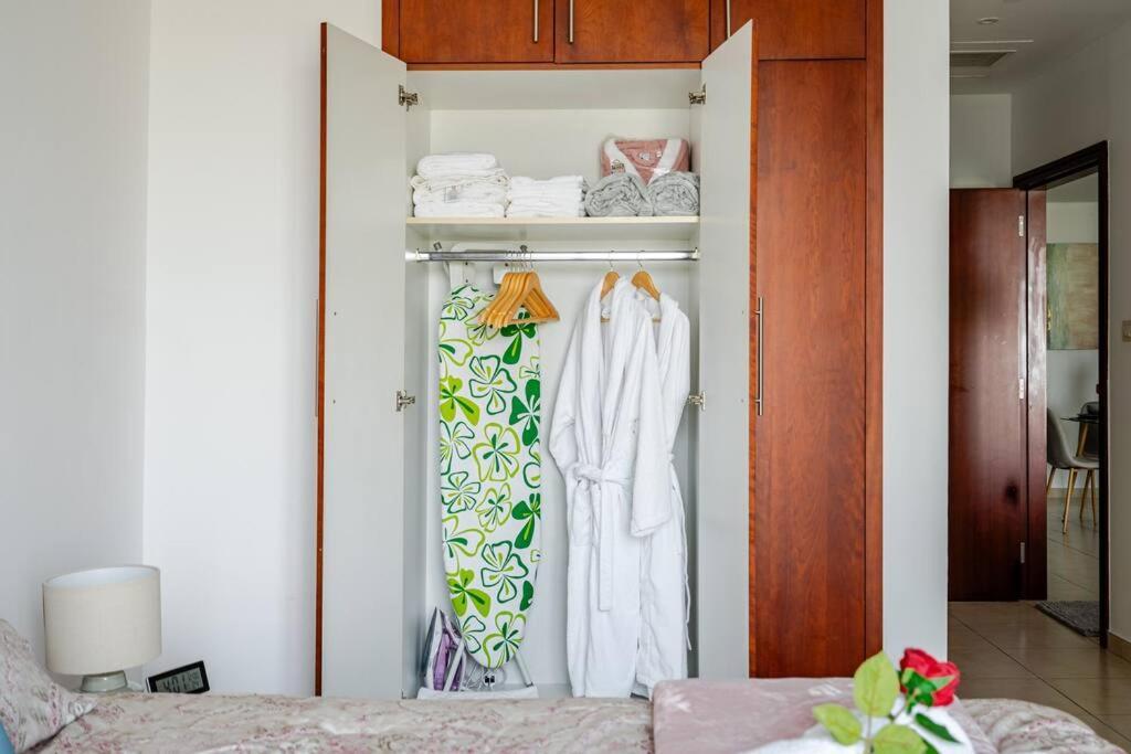 Elegant In Marina, Large 1br In Marina Heights Apartment