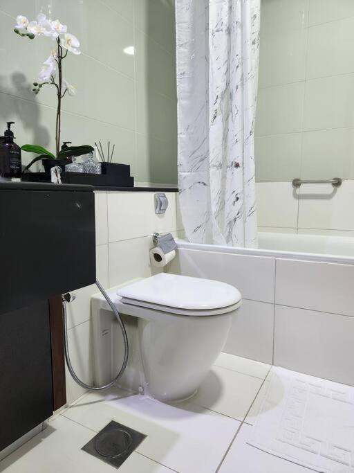 Apartment Elegant In Marina, Large 1br In Marina Heights *