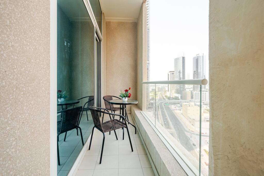 Elegant In Marina, Large 1br In Marina Heights Apartment