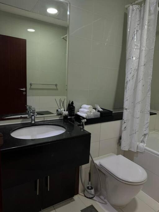 Apartment Elegant In Marina, Large 1br In Marina Heights Dubai