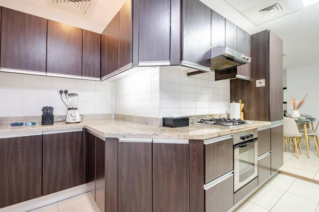 Elegant In Marina, Large 1br In Marina Heights Apartment Dubai