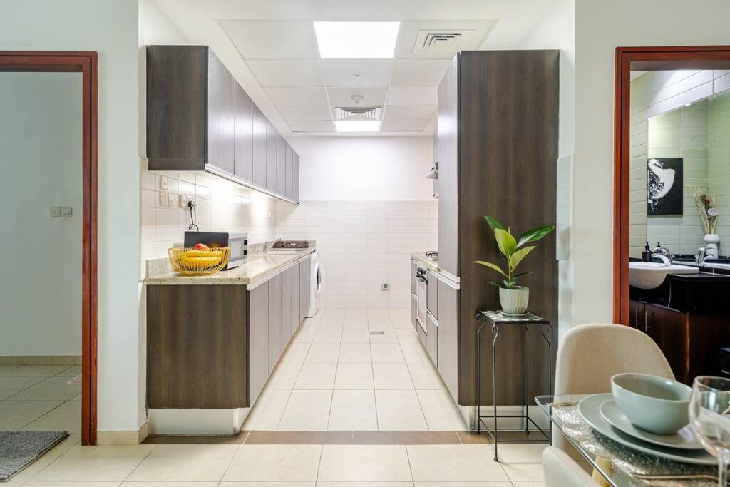 Elegant In Marina, Large 1br In Marina Heights Dubai