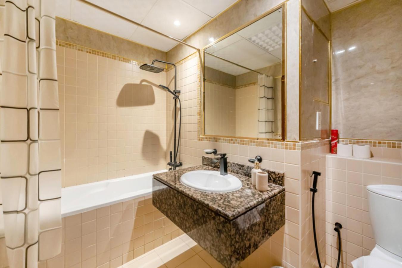 Fam Living - Bahar Jbr 2br * Dubai