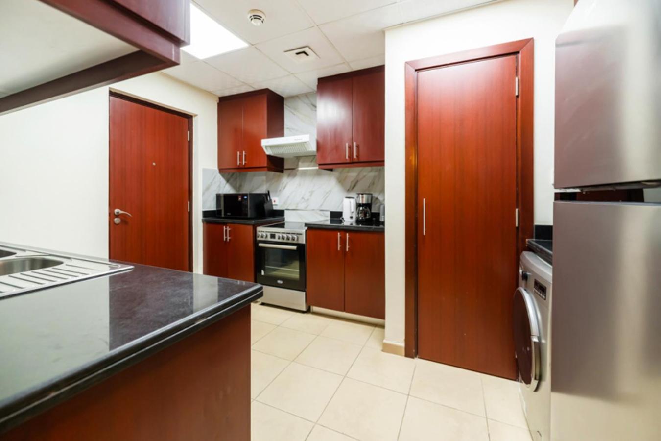 Apartment Fam Living - Bahar Jbr 2br