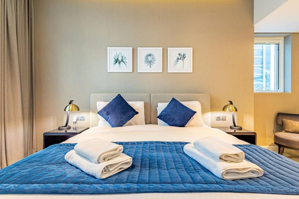 Spacious With Pool - Canal & Burj Views Dubai