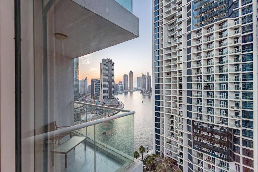Spacious With Pool - Canal & Burj Views Apartment *