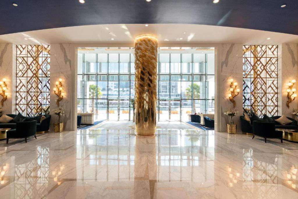 Spacious With Pool - Canal & Burj Views *