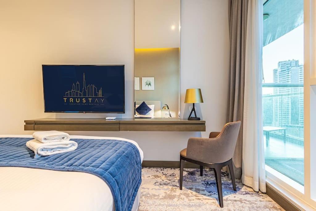 Spacious With Pool - Canal & Burj Views * Dubai