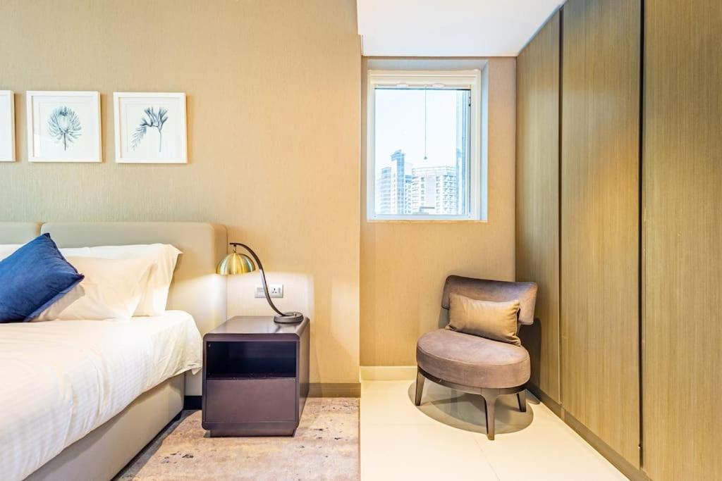 Apartment Spacious With Pool - Canal & Burj Views *