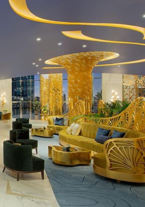 Spacious With Pool - Canal & Burj Views *