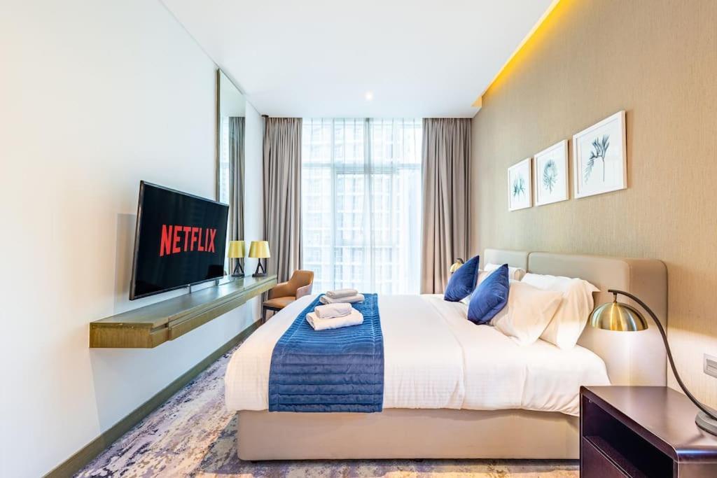 Spacious With Pool - Canal & Burj Views *
