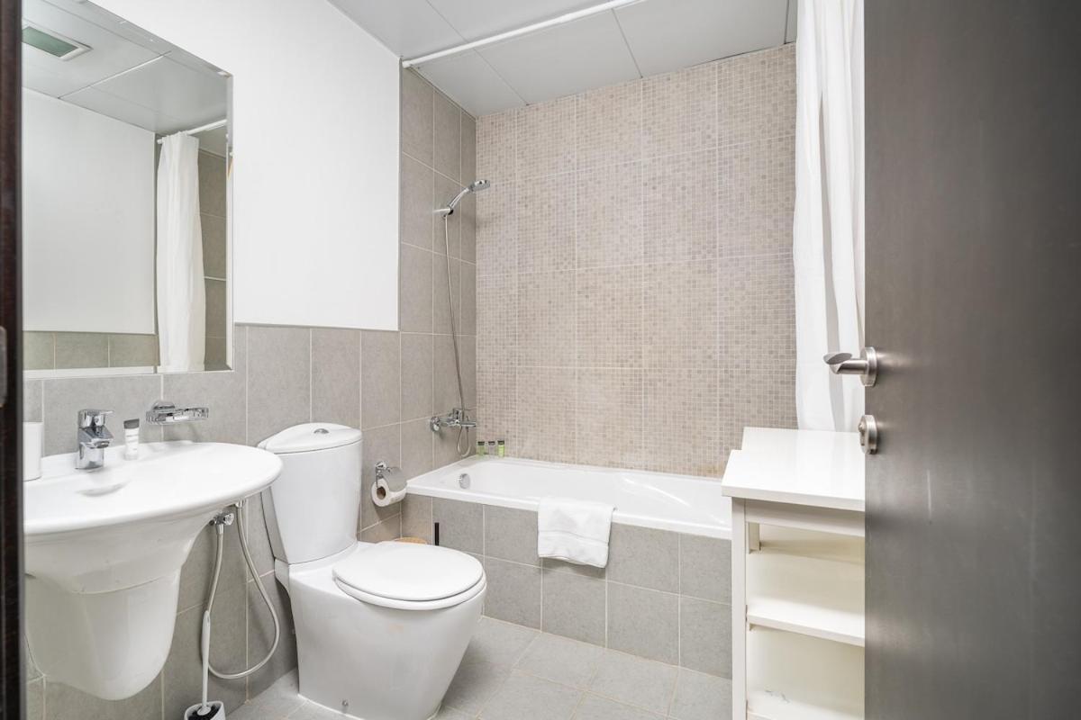 Relaxing Awesome 1-bedroom In Jvc *