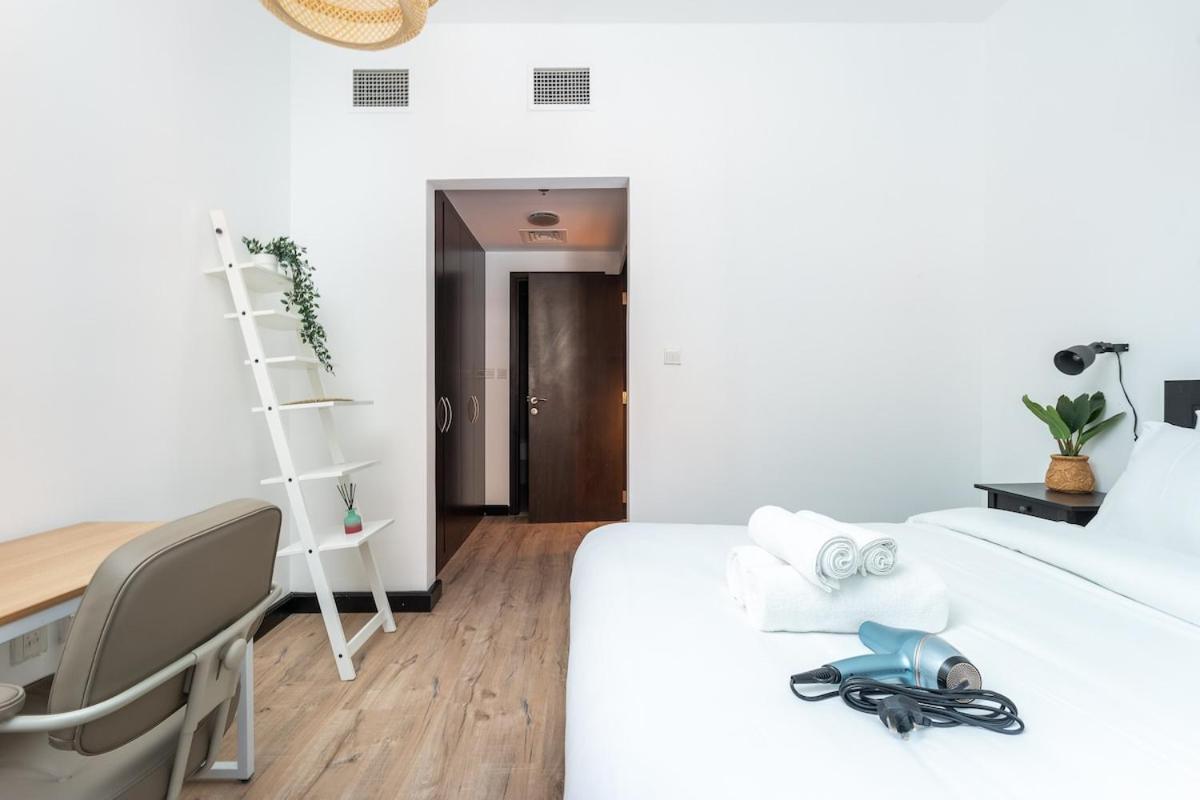 Relaxing Awesome 1-bedroom In Jvc *