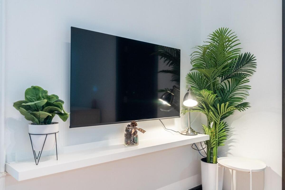 Relaxing Awesome 1-bedroom In Jvc