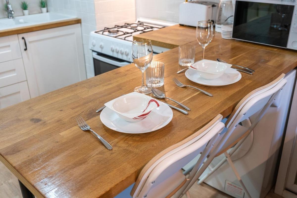 Relaxing Awesome 1-bedroom In Jvc *
