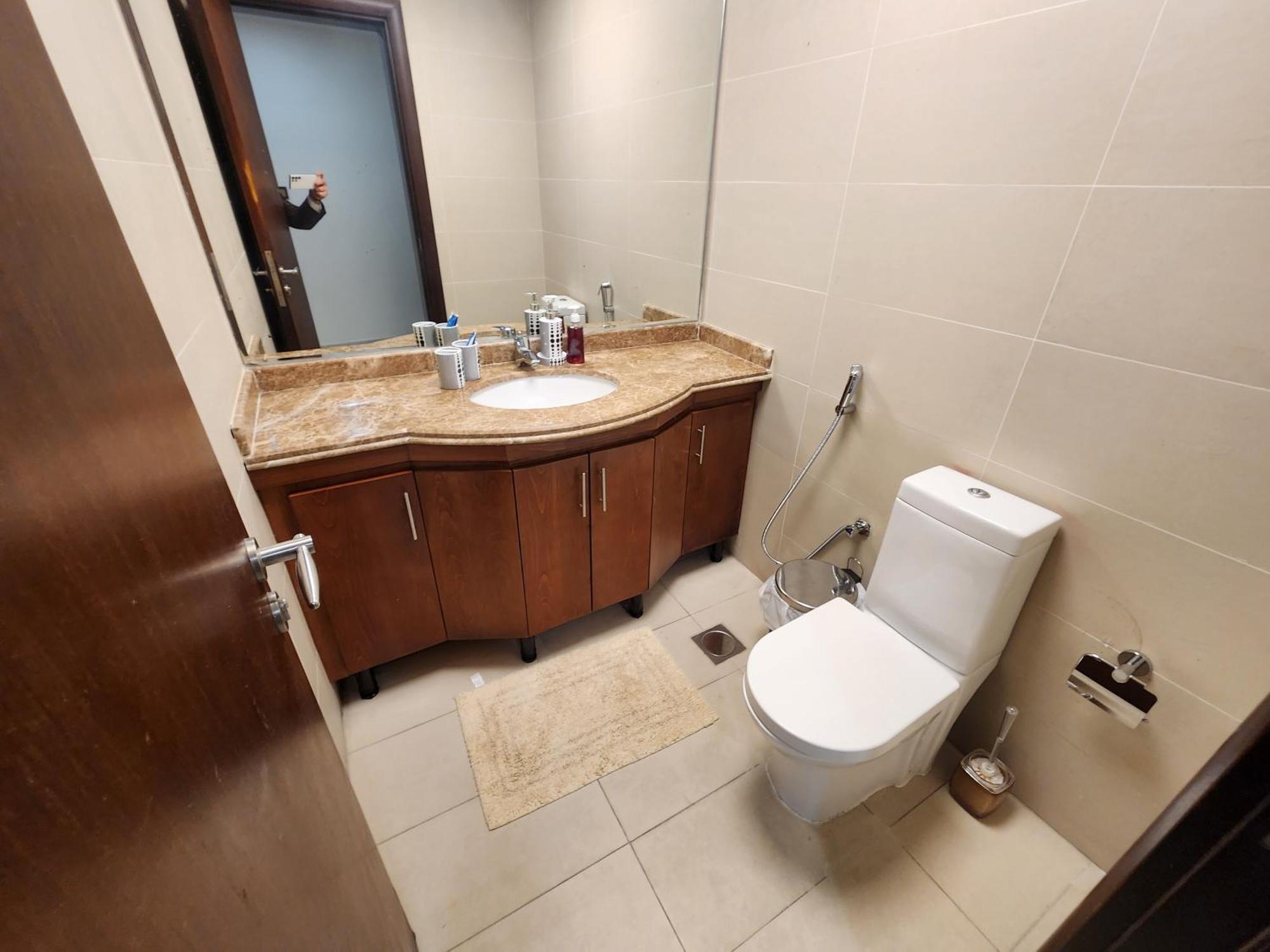 Modern Spacious 3-bedroom Maid's With Marina Views Apartment Dubai