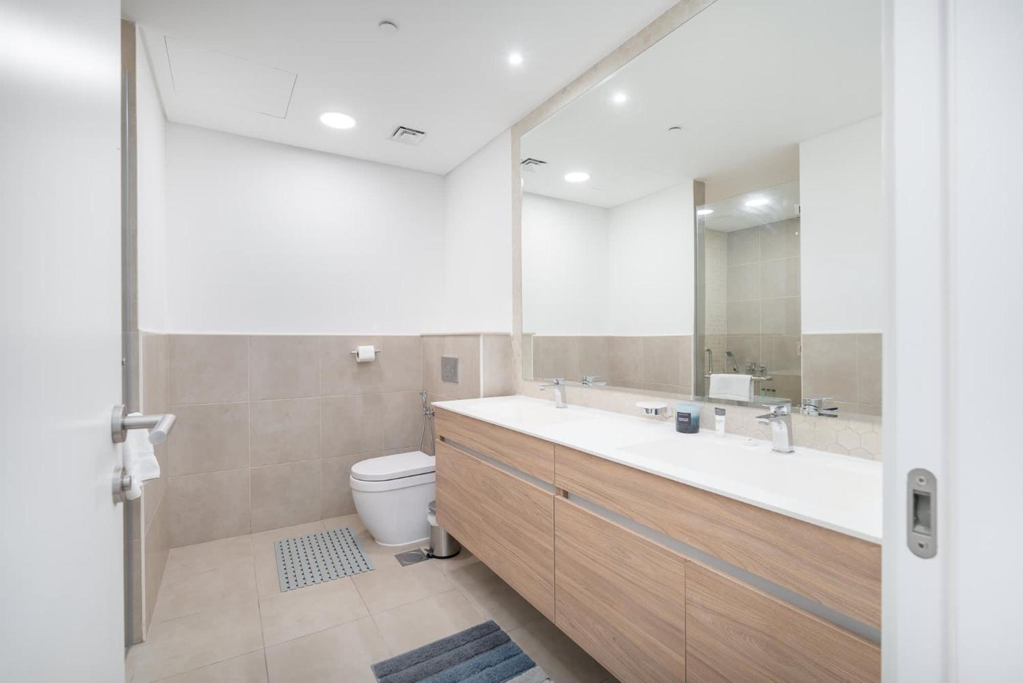 Stylish 2-bedroom With Balcony Views In * Dubai