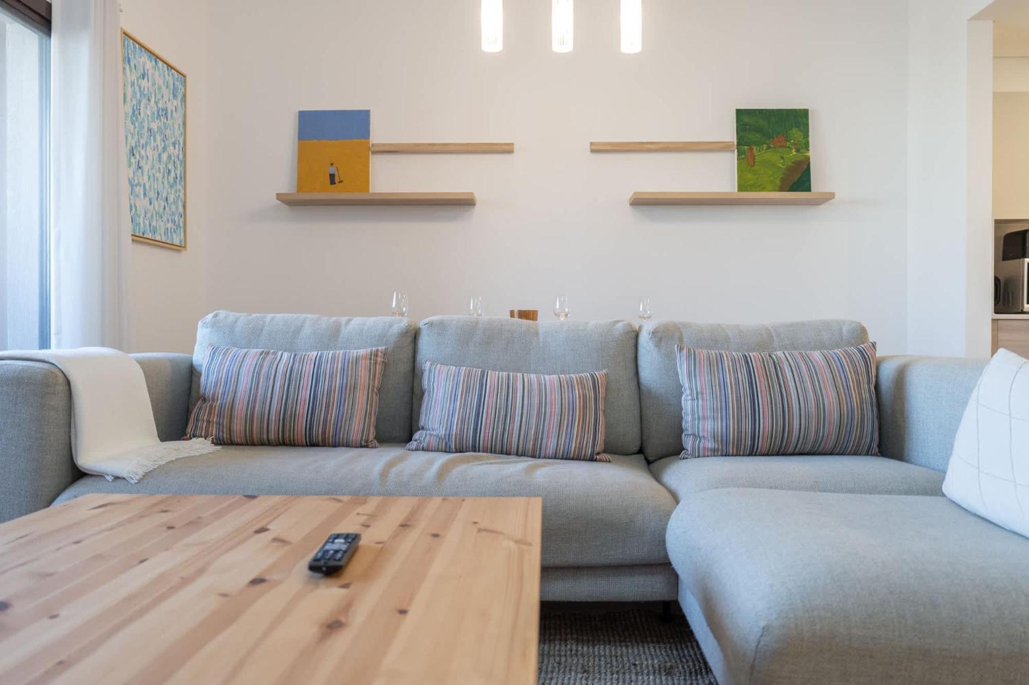 Apartment Stylish 2-bedroom With Balcony Views In Dubai