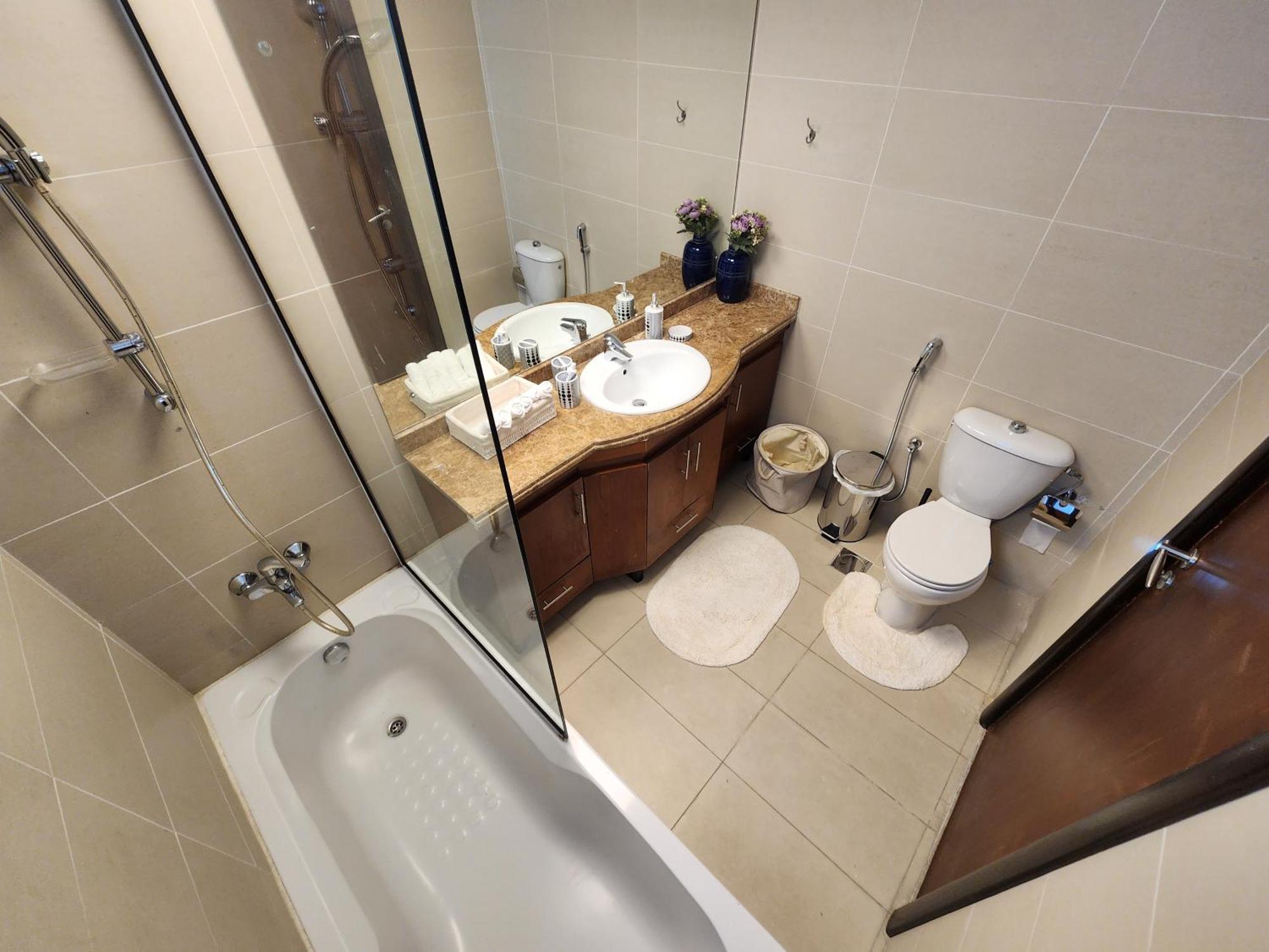 Modern Spacious 3-bedroom Maid's With Marina Views * Dubai