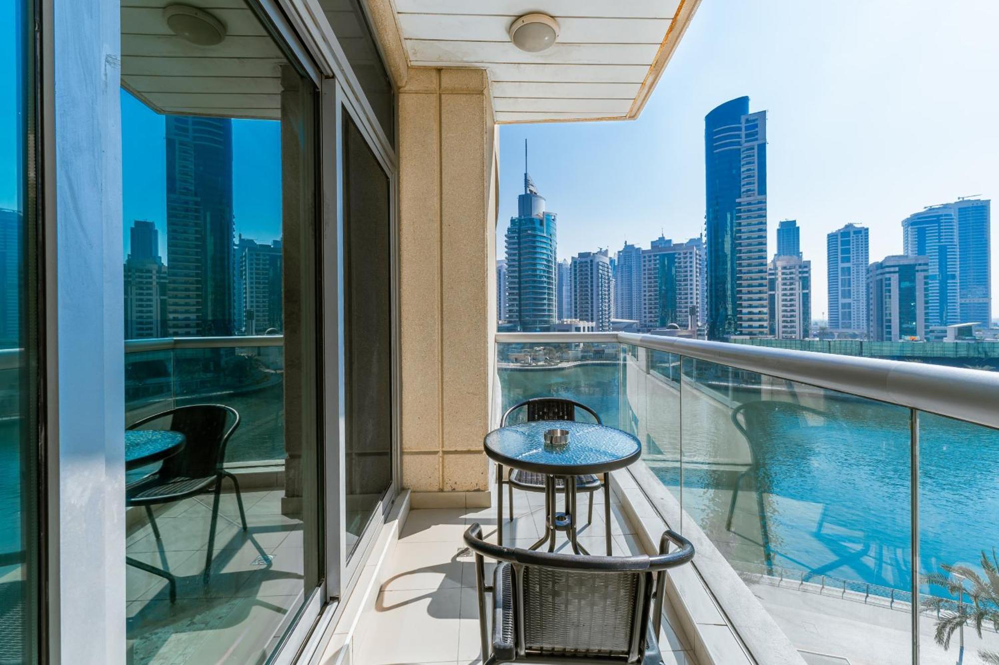 Luxury 1br In Bonaire Tower - Stunning Marina View & Five-star Amenities, Managed By Think Realty Apartment Dubai