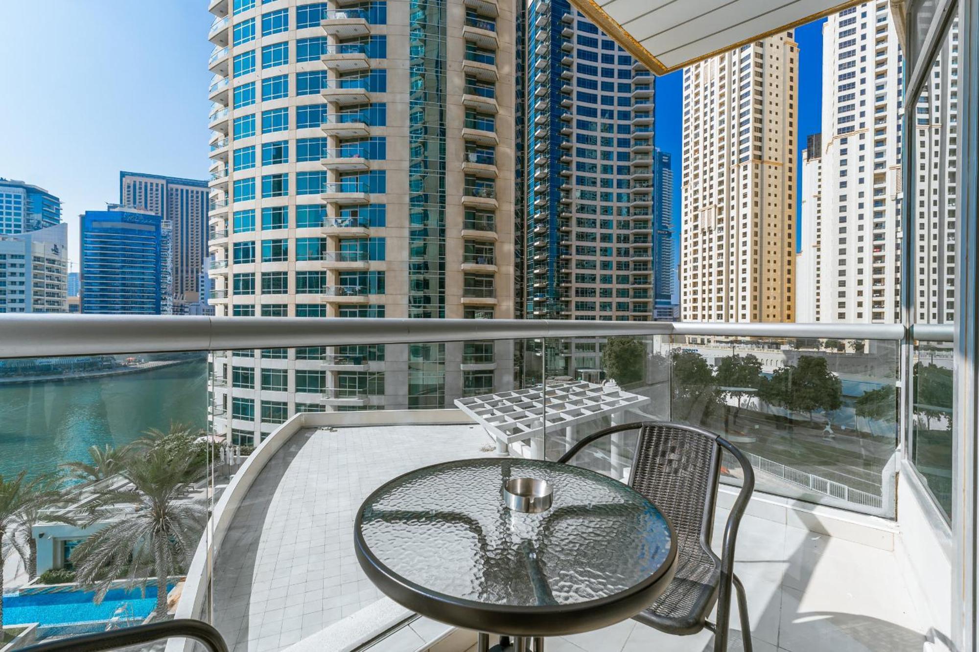 Luxury 1br In Bonaire Tower - Stunning Marina View & Five-star Amenities, Managed By Think Realty Apartment Dubai