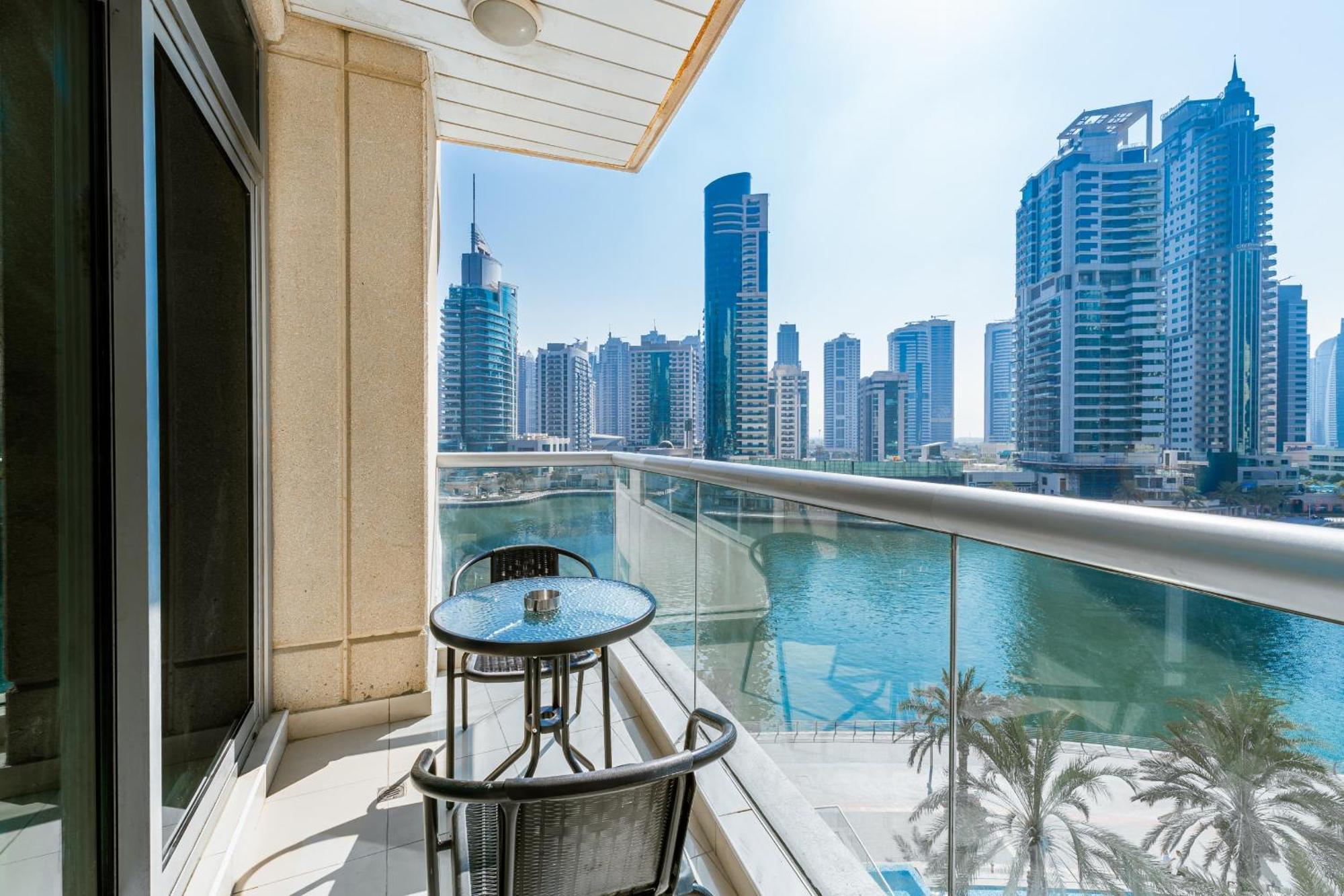 Apartment Luxury 1br In Bonaire Tower - Stunning Marina View & Five-star Amenities, Managed By Think Realty Dubai