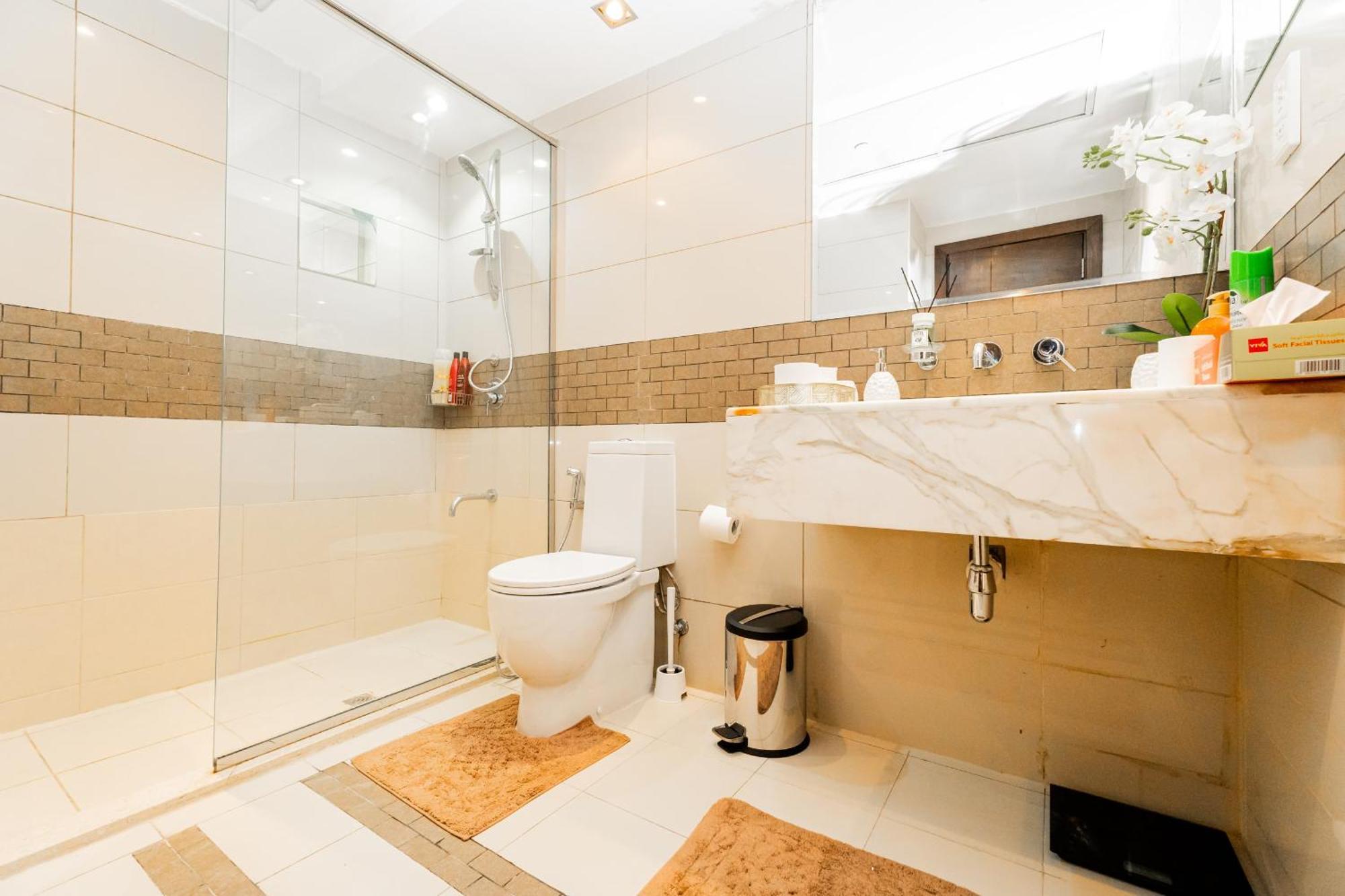 Luxury 1br In Bonaire Tower - Stunning Marina View & Five-star Amenities, Managed By Think Realty *