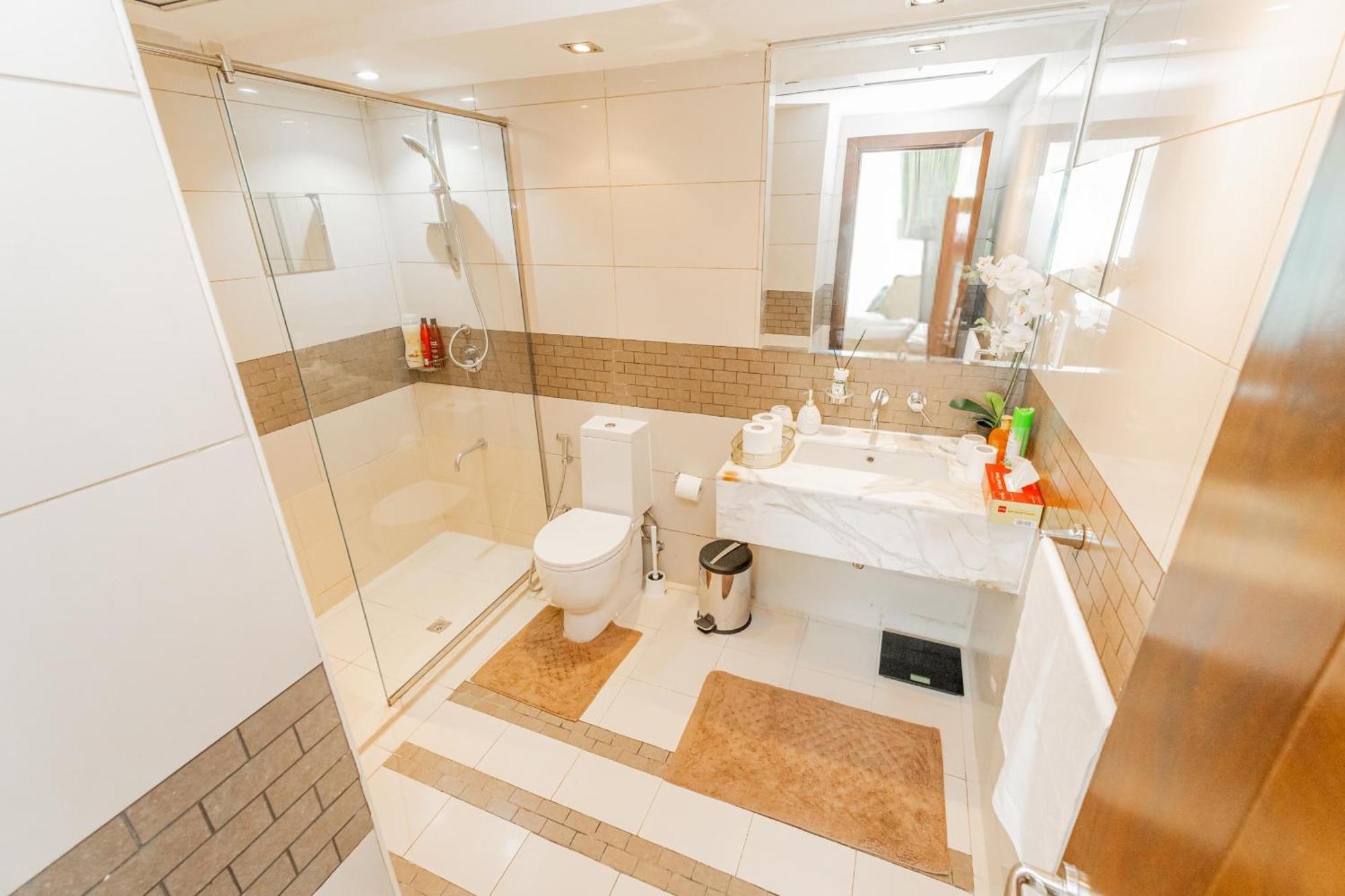 Luxury 1br In Bonaire Tower - Stunning Marina View & Five-star Amenities, Managed By Think Realty