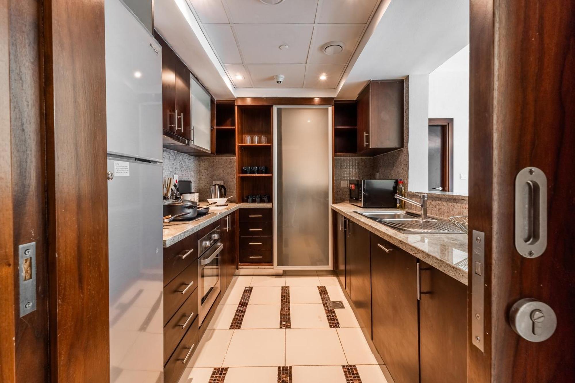 Apartment Luxury 1br In Bonaire Tower - Stunning Marina View & Five-star Amenities, Managed By Think Realty *
