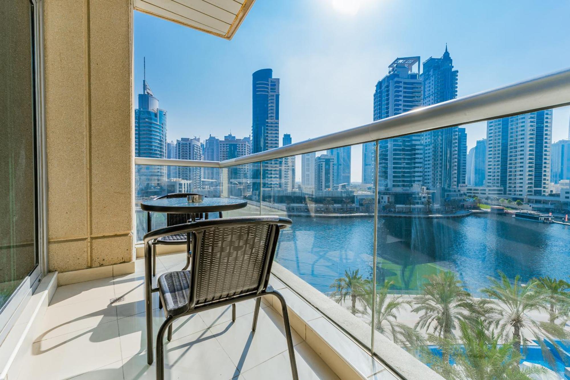 Luxury 1br In Bonaire Tower - Stunning Marina View & Five-star Amenities, Managed By Think Realty Dubai