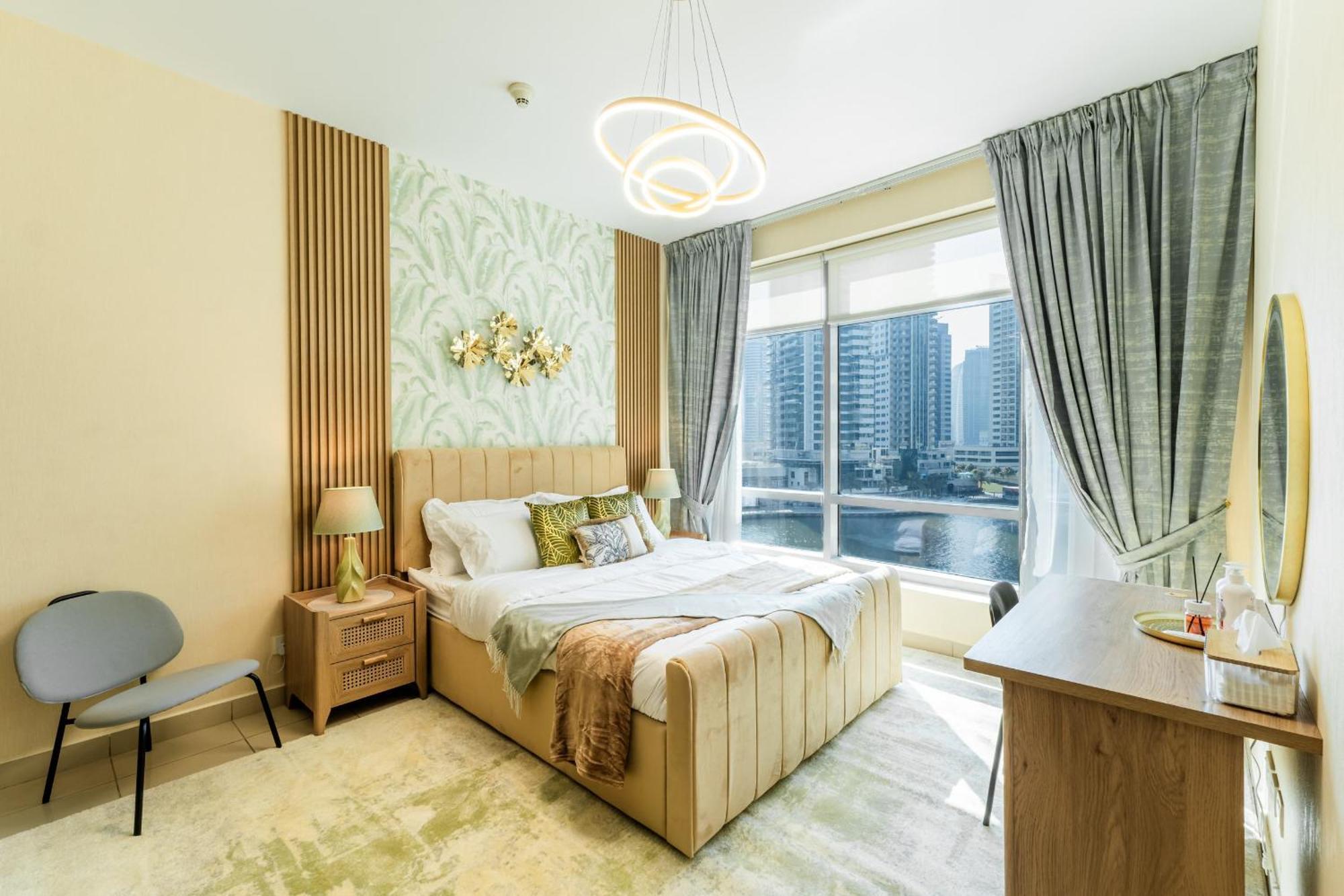 Luxury 1br In Bonaire Tower - Stunning Marina View & Five-star Amenities, Managed By Think Realty Apartment Dubai
