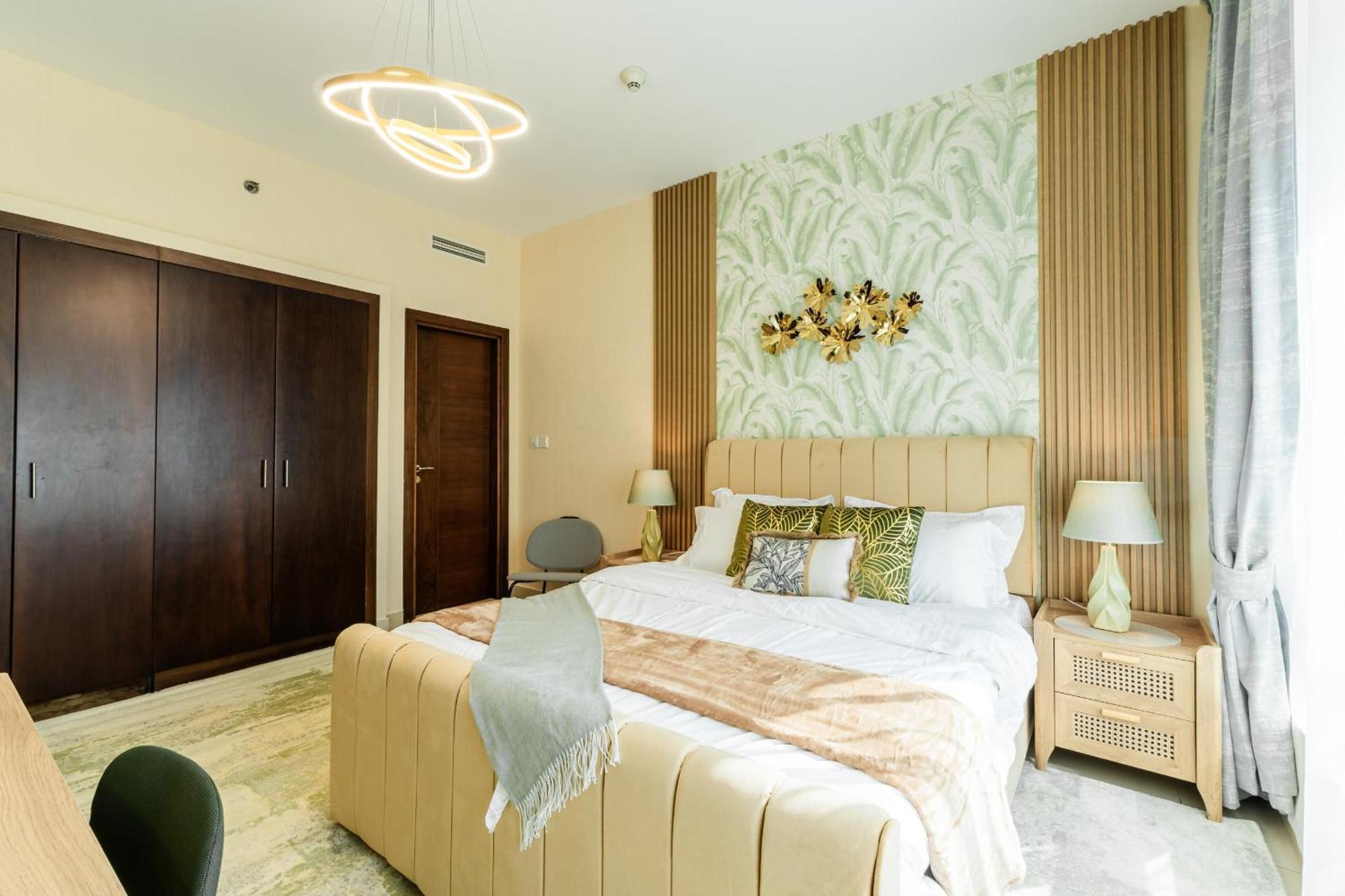 Luxury 1br In Bonaire Tower - Stunning Marina View & Five-star Amenities, Managed By Think Realty Apartment *