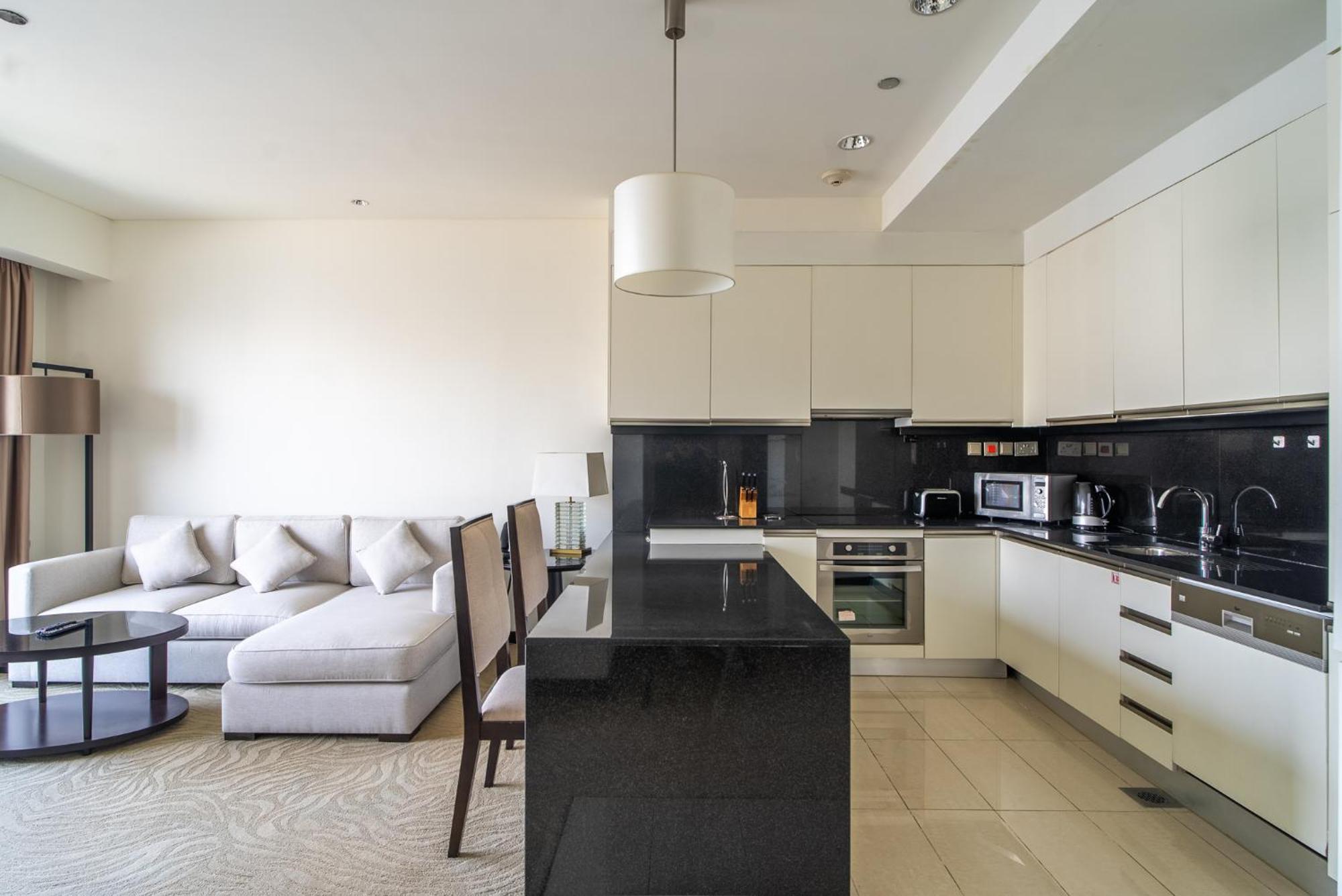 In Address Marina Residences Connected To Marina Mall Apartment *