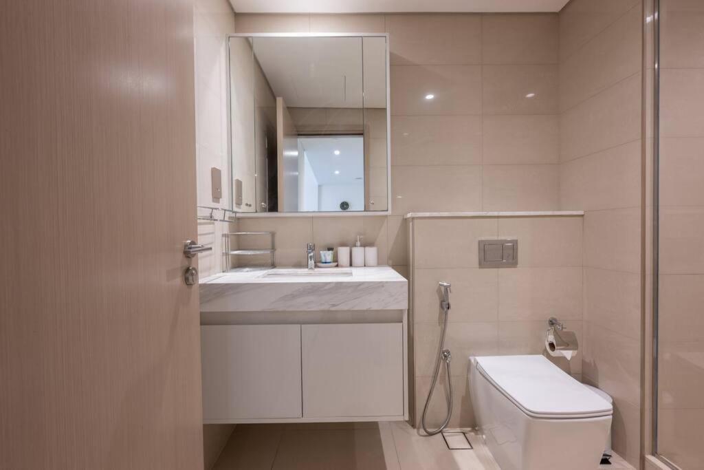 Apartment Modren 1br In Burj Royale 5mins Walk To Burj Khalifa - 508 Dubai