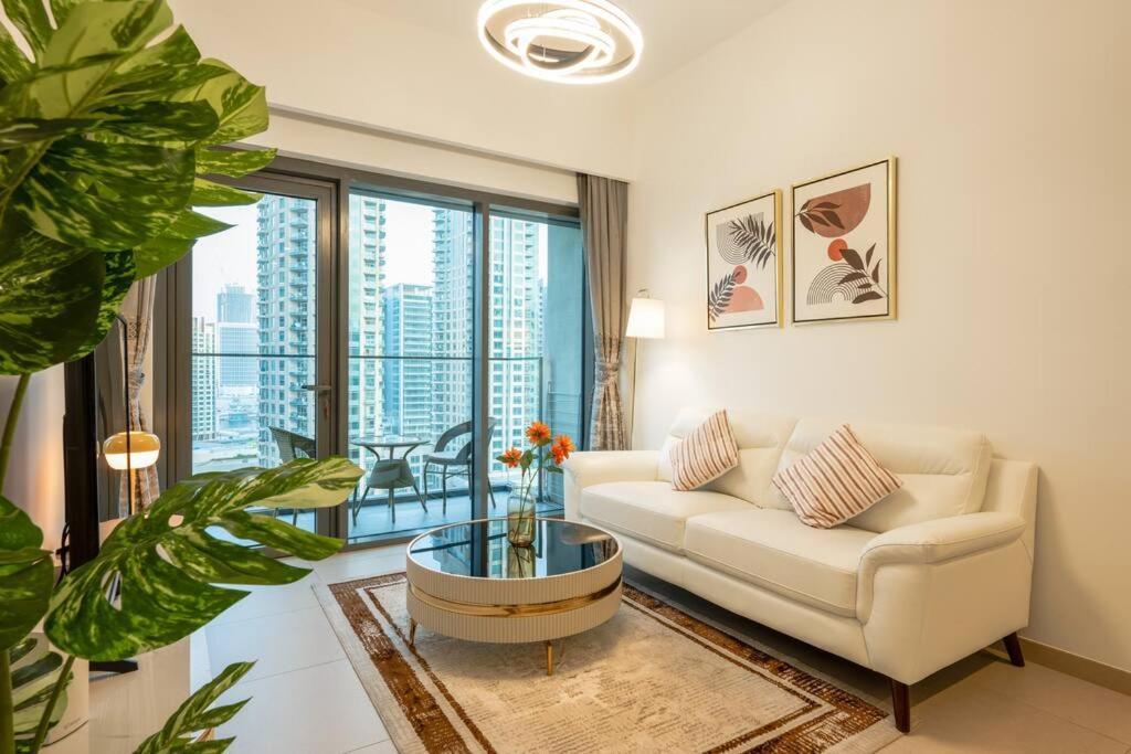 Modren 1br In Burj Royale 5mins Walk To Burj Khalifa - 508 Dubai
